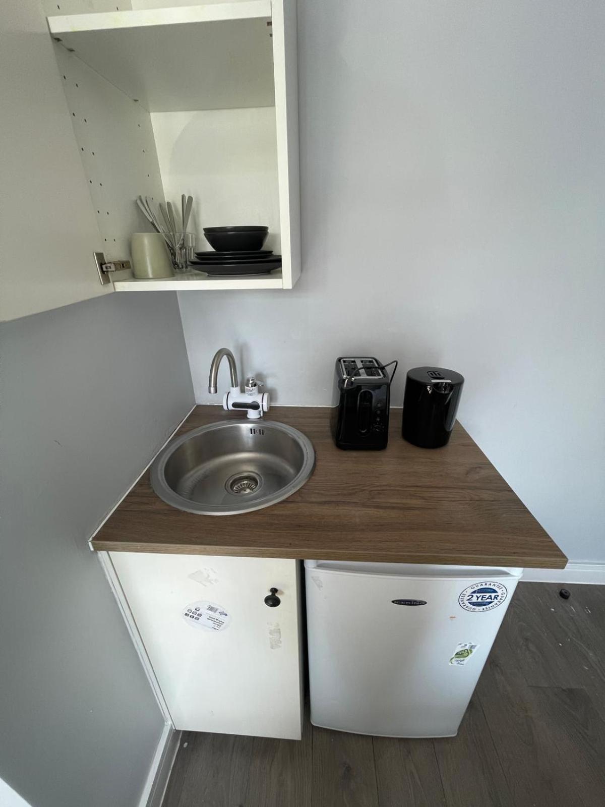 Letzi Premium Cozy Retreat Private En-suite Rooms, Wembley Alloggio in famiglia Londra