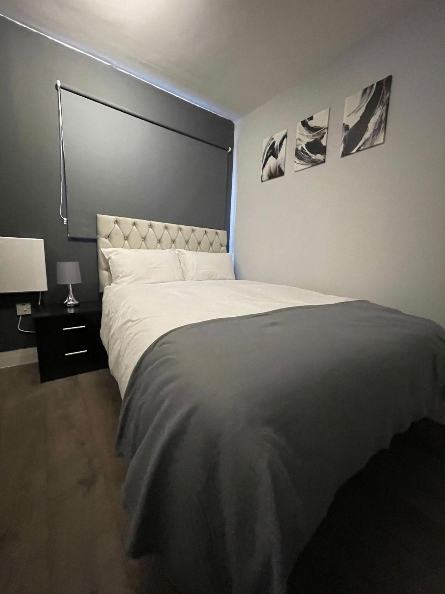 Letzi Premium Cozy Retreat Private En-suite Rooms, Wembley * Londra