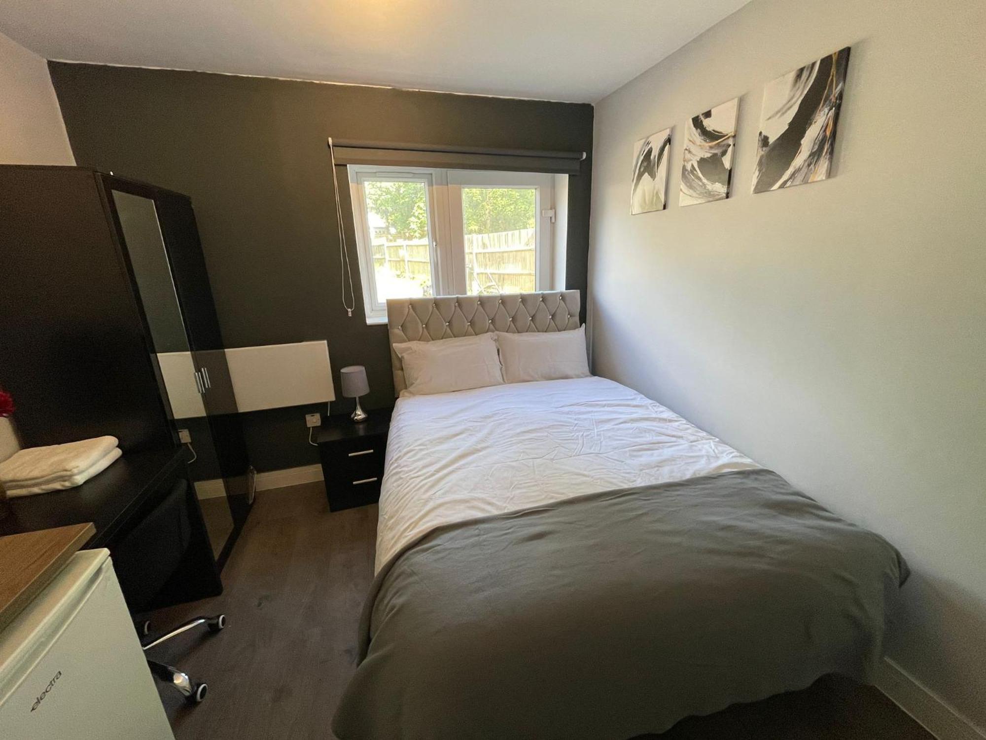 Letzi Premium Cozy Retreat Private En-suite Rooms, Wembley * Londra